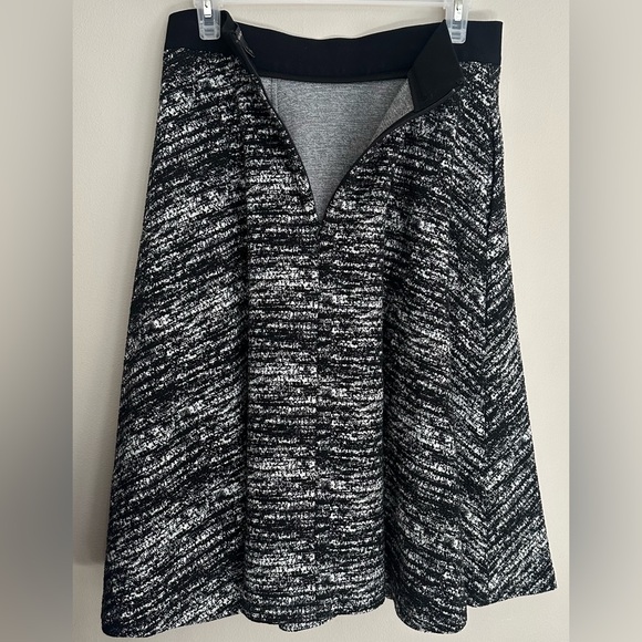BANANA REPUBLIC size 6, BLACK & WHITE Skirt. - Picture 4 of 6